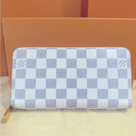 Louis Vuitton Damier Azur Zippy Wallet - Picture 3 of 11